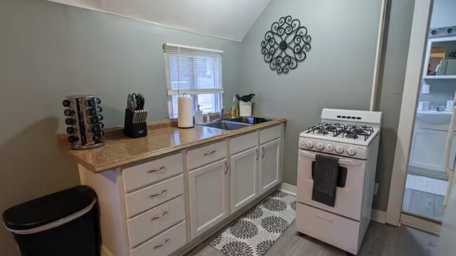 150 12th St unit S, Silvis, IL 61282 - photo 3