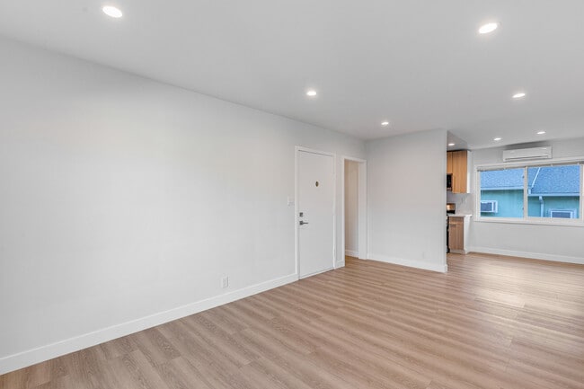 4321 Saugus Ave, Los Angeles, CA 91403 - photo 5