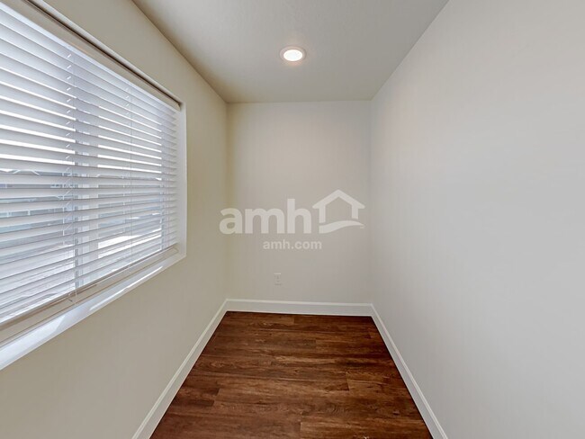 2431 E Frontier St, Eagle Mountain, UT 84005 - photo 6