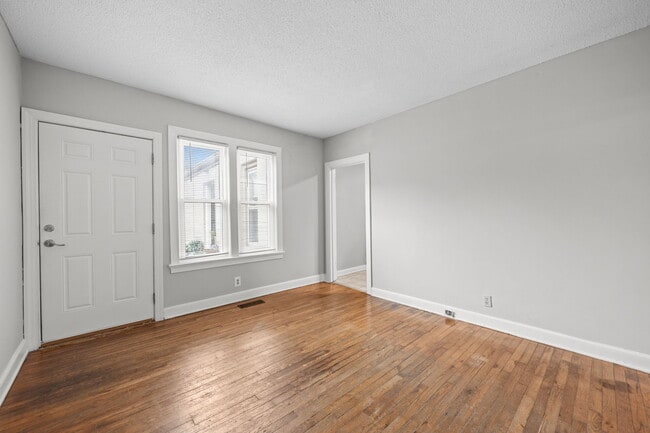 300 Chamberlain St unit B, Raleigh, NC 27607 - photo 7