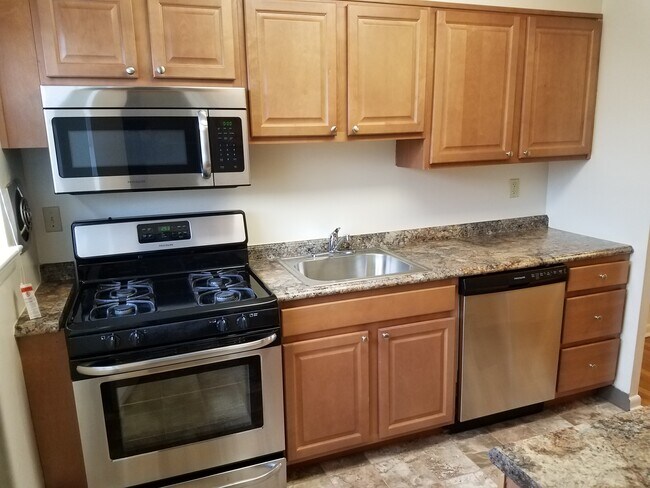 Summit Manor, Hackensack, NJ 07601 - photo 5