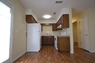 215 W South St Unit A, Bolivar, MO 65613