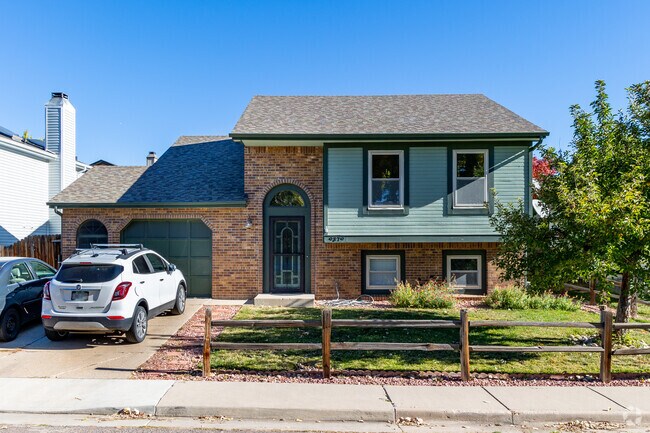 Split-level homes with brick and siding are among the most prevalent home types in Dakota Station.