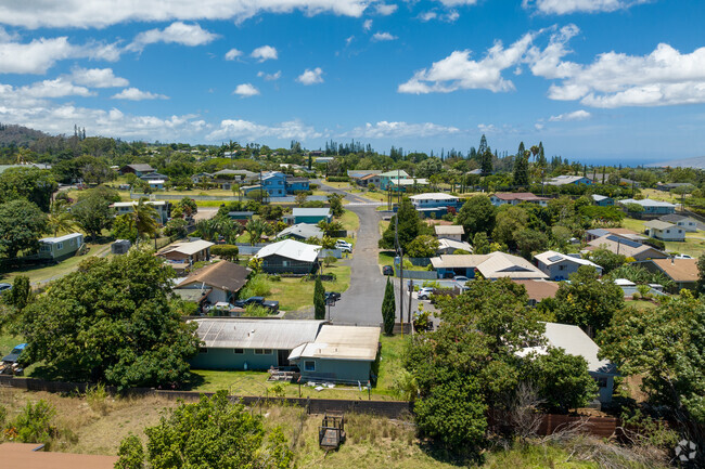 From cozy cottages to spacious estates, Makawao offers diverse housing options.