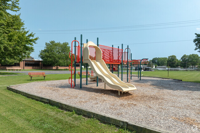 Wilson Elementary is part of the Granite City Community Unit School District No. 9.