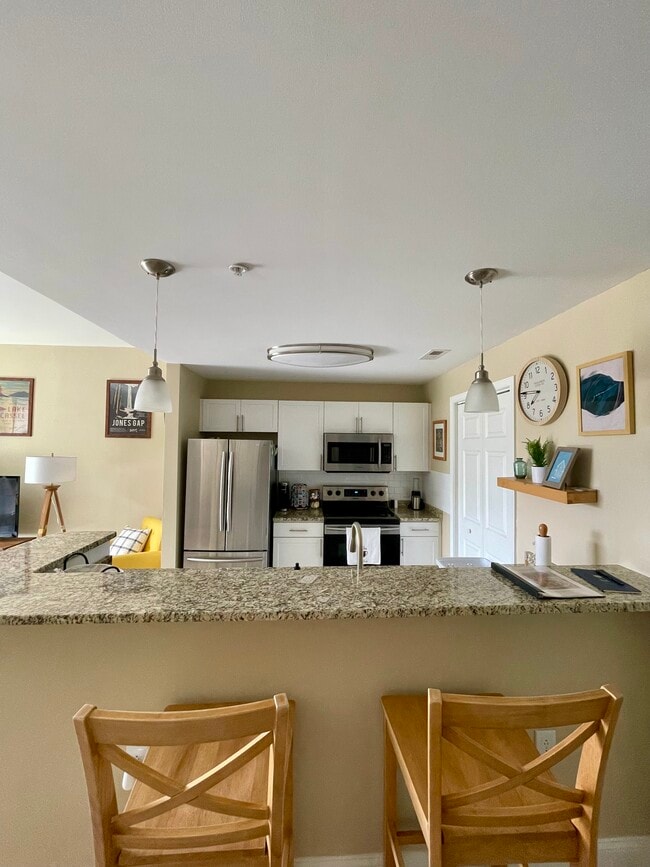 Eat-In Kitchen