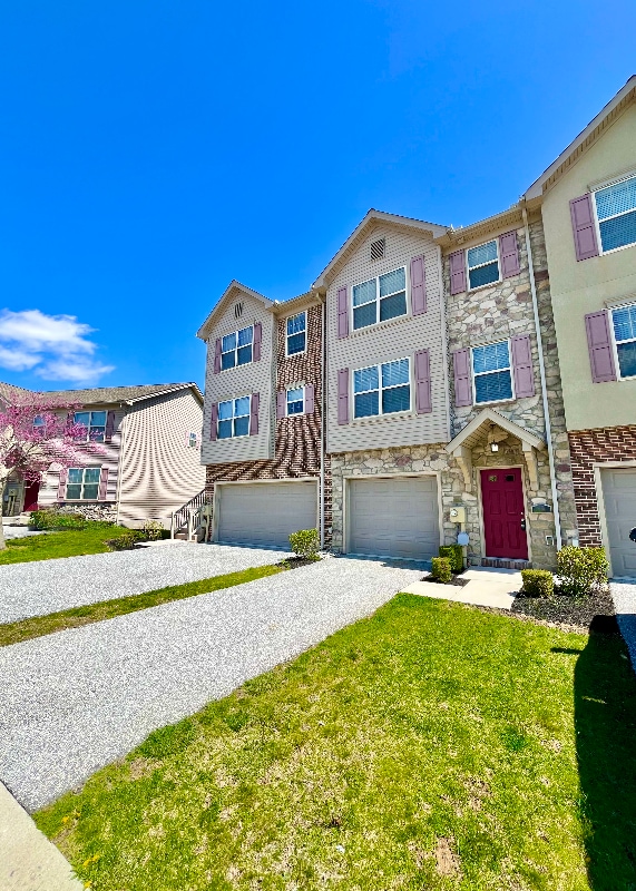 123 High Pointe Dr, Spring Grove, PA 17362