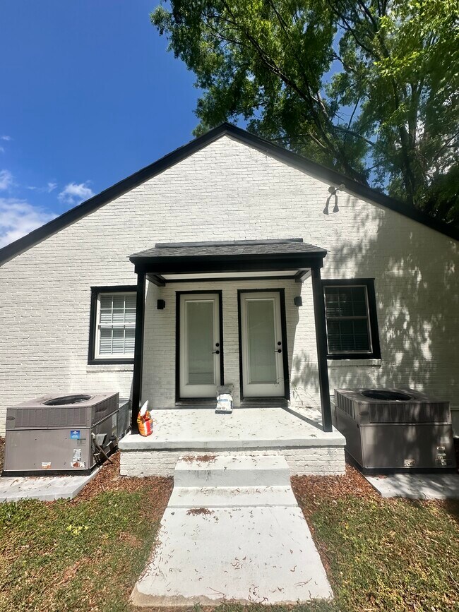 910 E Mulberry St unit B BDR 2, Goldsboro, NC 27530 - photo 2