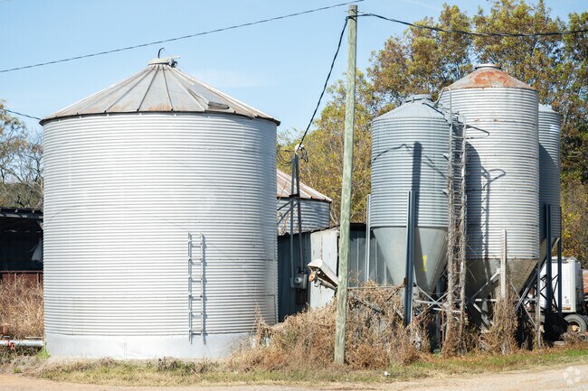 Silver silos can be found everywhere in McConnells, SC.