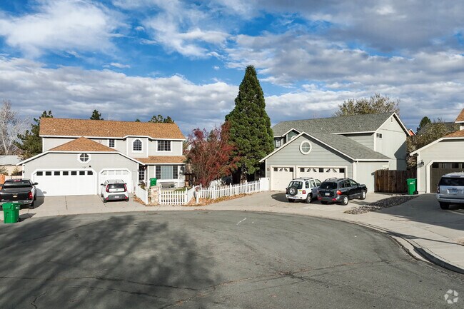 Cul de Sacs with beautiful two story modern craftsman homes in Stead NV.