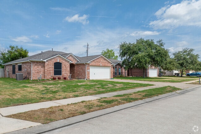 Hillcrest streets feature rows of ranch-style houses on large yards.