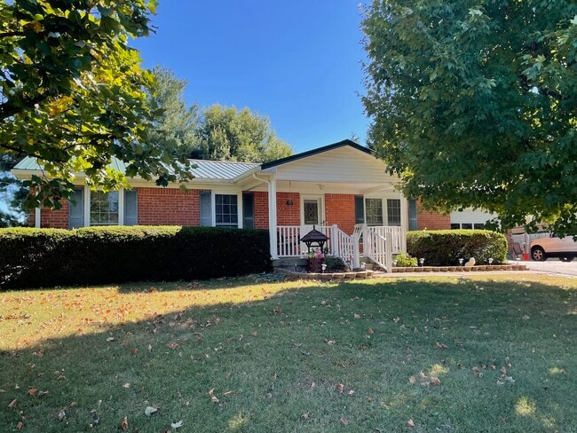 145 Ridgeway Dr W, Elizabethtown, KY 42701 - photo 2