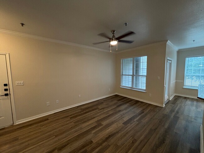 250 S Stagecoach Trail unit b5, San Marcos, TX 78666 - photo 4