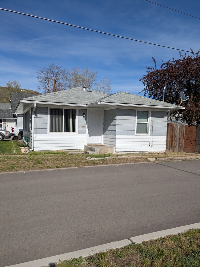 1826 Fremont St, Klamath Falls, OR 97601