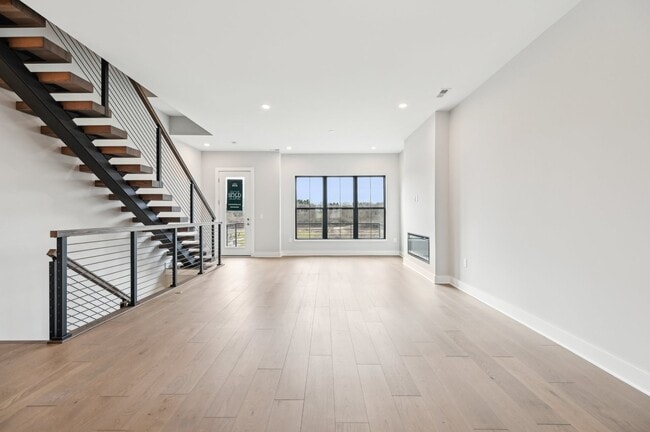 2250 Quarry Trails Dr, Columbus, OH 43228 - photo 7