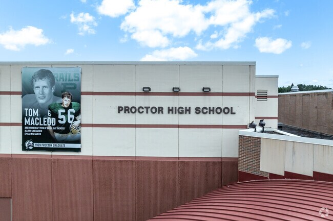 Proctor Senior High School has over 550 students enrolled.