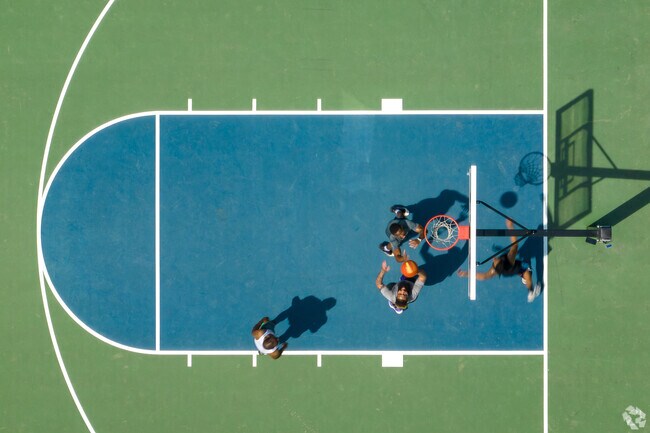 Chinquapin Park's basketball court is a great place to pick up a game in Woodbourne Heights.