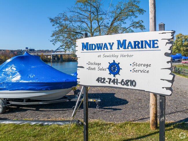 Midway Marine is a great spot for boaters to dock their boats on the Ohio River in Glenfield.