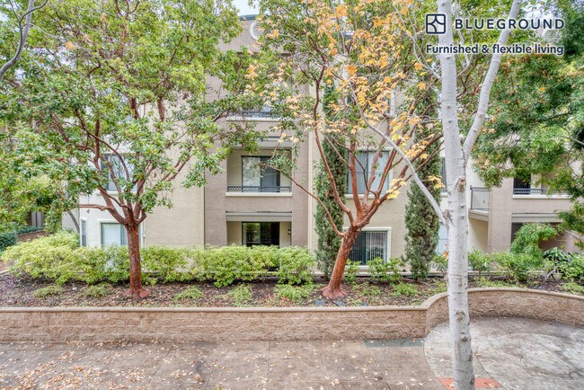 2201 Bridgepointe Pkwy unit FL2-ID713, Foster City, CA 94404 - photo 4