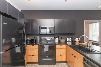 2621 S Jefferson Ave, Springfield, MO 65807