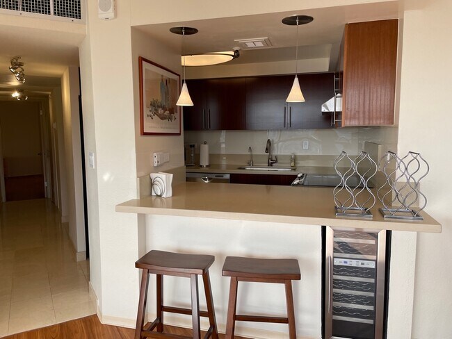 Iolani Court Plaza unit Iolani Court Plaza, Honolulu, HI 96826 - photo 6