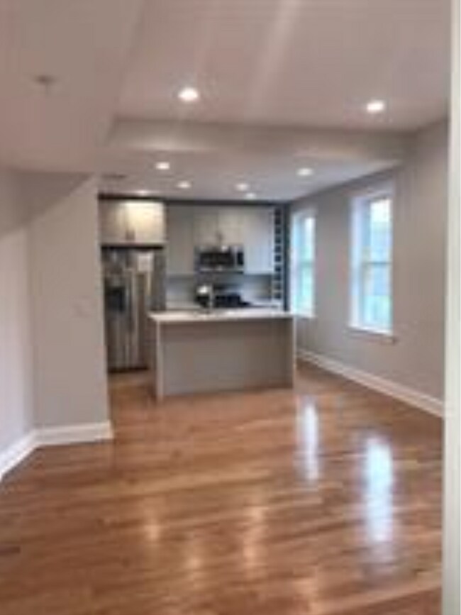 100 Webster St Unit 2, Boston, MA 02128