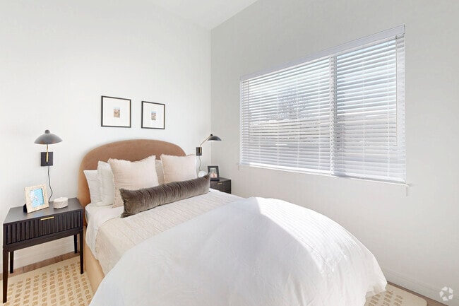 1BR, 1BA - 544SF - Bedroom