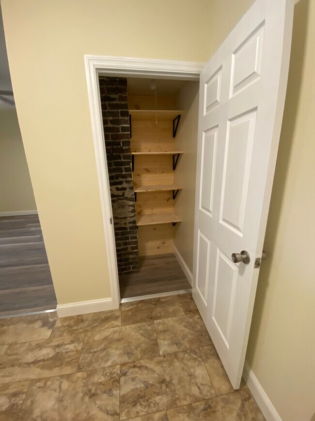 1445 Hunter Ave, Columbus, OH 43201 - photo 4