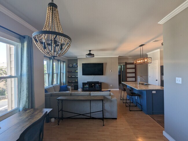 7501 Shadowridge Run unit 135, Austin, TX 78749 - photo 4