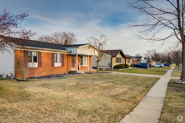 Traditional minimal homes in South Lyon are very charming and well-kept.