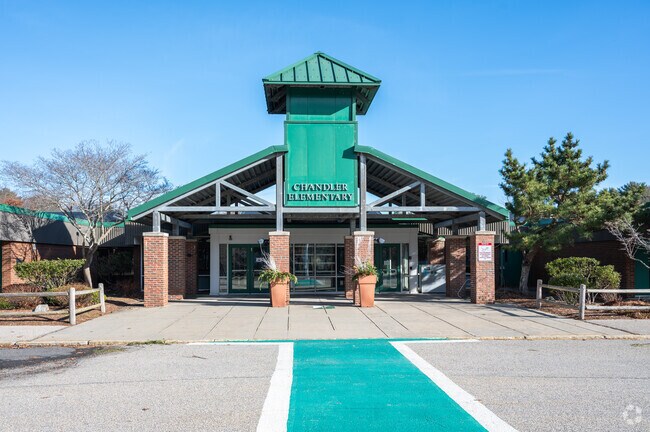 Welcome to Chandler Elementary School in Duxbury.