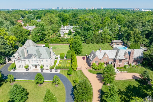 Many homes in Clayton offer large front and backyards.