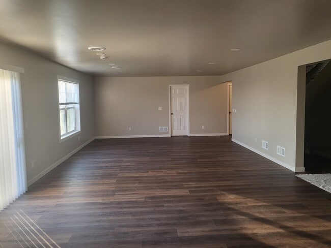 1674 August Dr, Shakopee, MN 55379 - photo 6