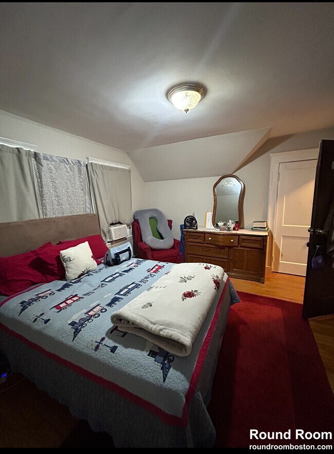 9 Greylock Rd, Allston, MA 02134 - photo 4