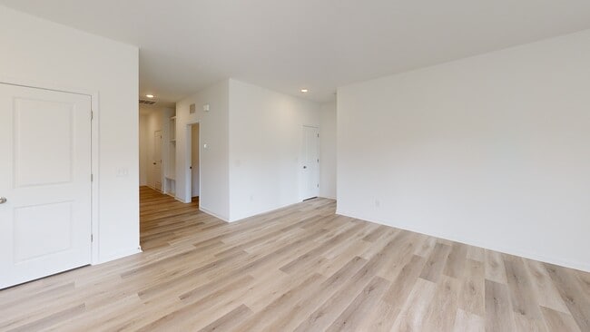 240 Waylon Ct, Lexington, NC 27295 - photo 2