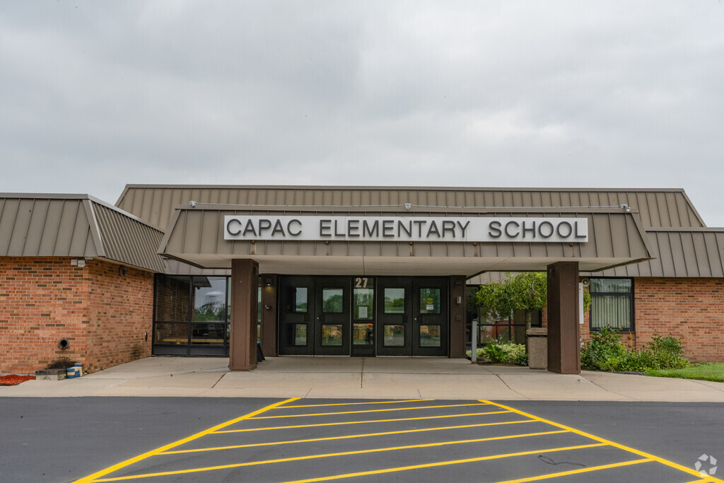 Capac Elementary School front entrance in St Clair County.