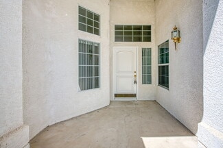 1708 E Chelsea Dr, Fresno, CA 93720