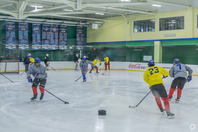 Play ice hockey or pickleball at the massive Chelsea Piers complex in East Side Stamford.