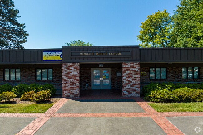 Cascade Middle School serves grades 6-8.