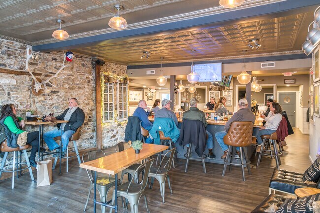 At Elk River Brewing Company, locals enjoy socializing various craft beers.