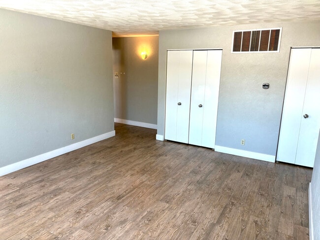 4026 N Illinois Ave unit 10, Peoria Heights, IL 61616 - photo 6