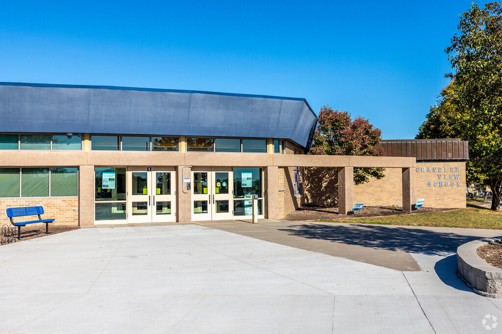 Chandler View Elementary offers a great environment for your child to excel.