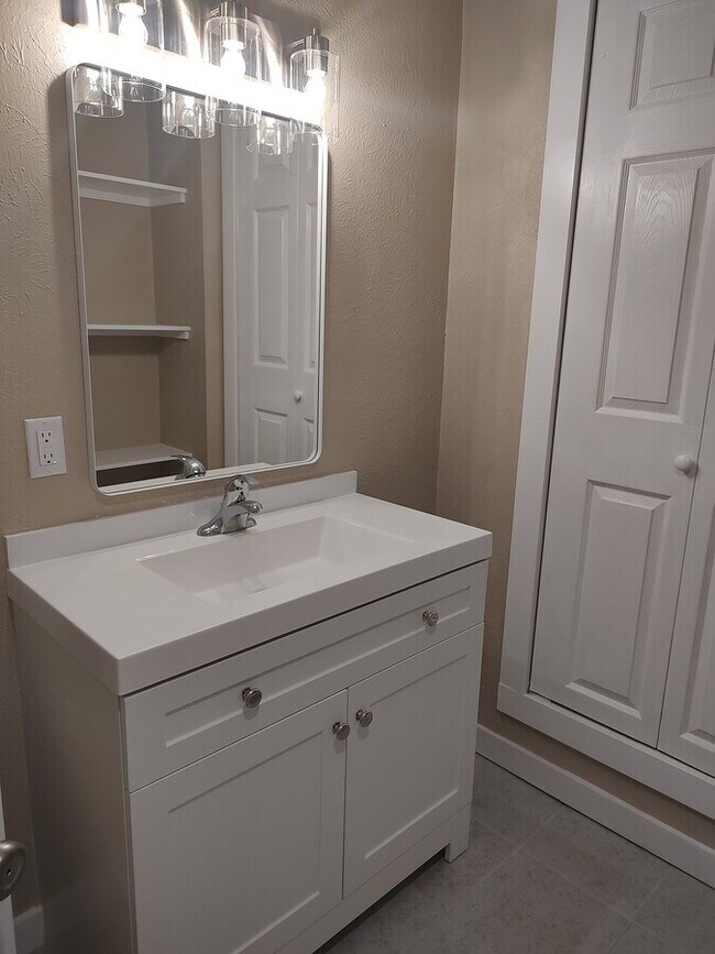 113 NW Main St, Ennis, TX 75119 - photo 6