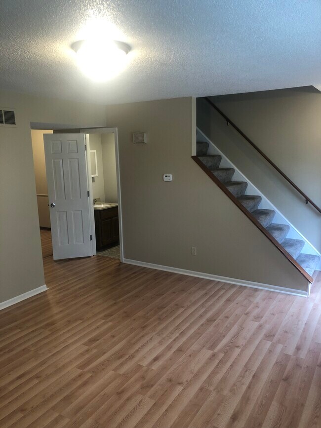 642 Arbor St unit 642, Fostoria, OH 44830 - photo 5