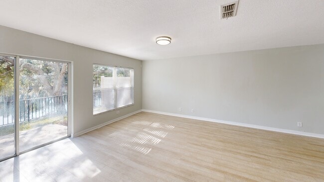 10919 Kensington Park Ave, Riverview, FL 33578 - photo 2