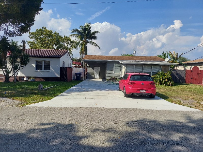 2513 Grant St, Hollywood, FL 33020 - photo 1