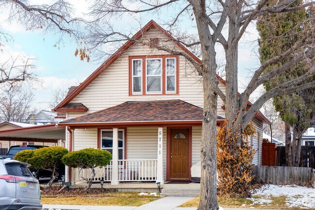 Craftsmen homes in Olde Town Arvada can go for around 600 thousand to 900 thousand dollars.