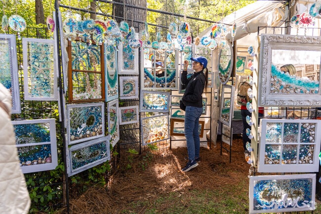 Flowertown Festival is the largest arts and crafts events in Summerville..