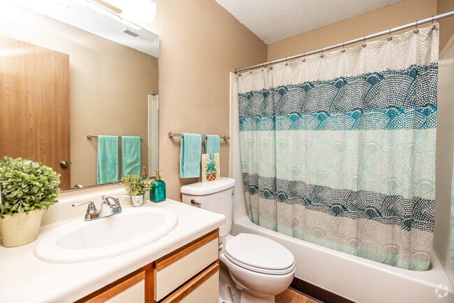 1BR, 1BA - Chelsea/596 SF