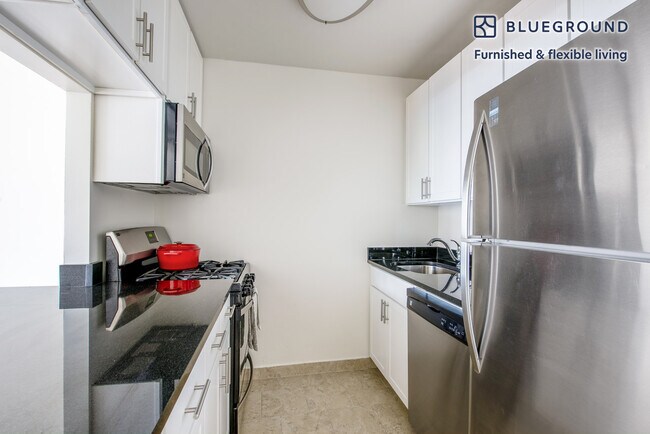 750 Columbus Ave unit FL8-ID596, New York, NY 10025 - photo 6